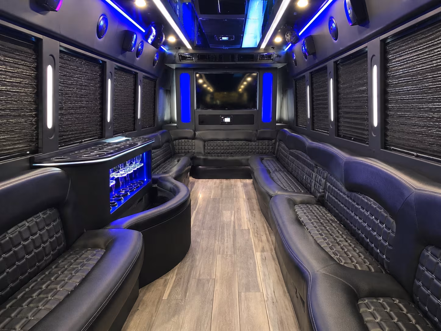 bedford grand prairie charter buses