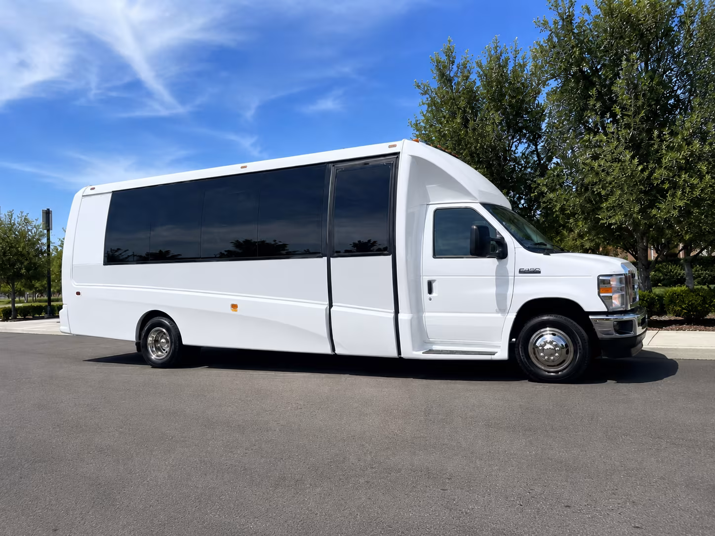 shuttle your guests from dfw and love field without the chaos